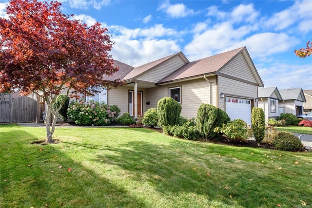 2 of 32 - 539 Spitfire Dr, Comox, BC