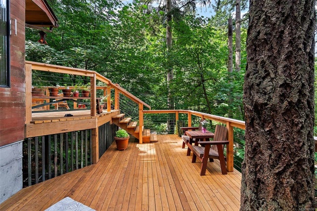 4 of 32 - 1465 Lands End Rd, North Saanich, BC