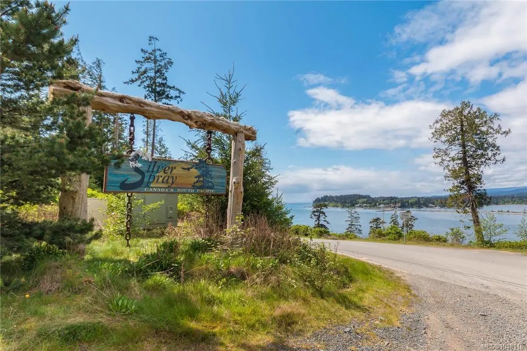 7340 Thornton Hts, Sooke