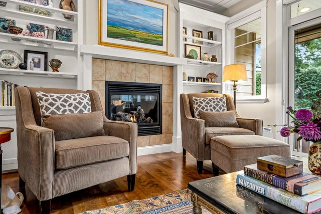 2 of 36 - 1861 Queens Ave, Comox, BC