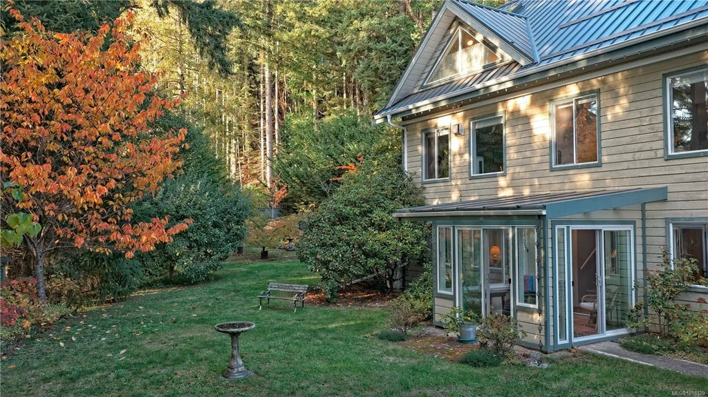 178 Elizabeth Dr, Salt Spring