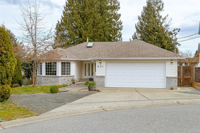 1 of 49 - 621 Wallace Pl, Ladysmith, BC