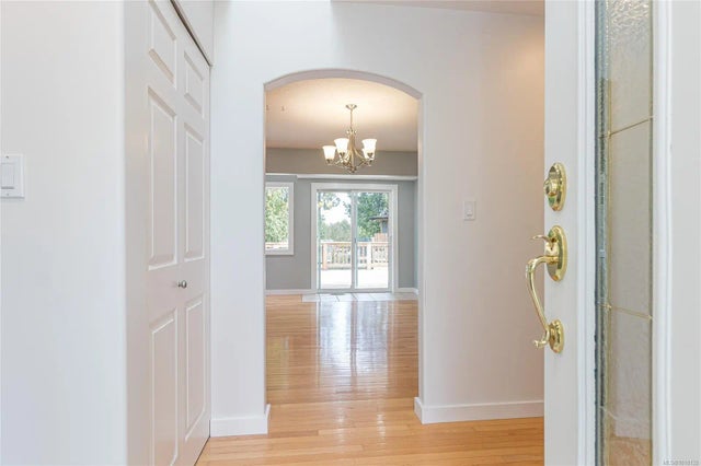 2 of 49 - 621 Wallace Pl, Ladysmith, BC