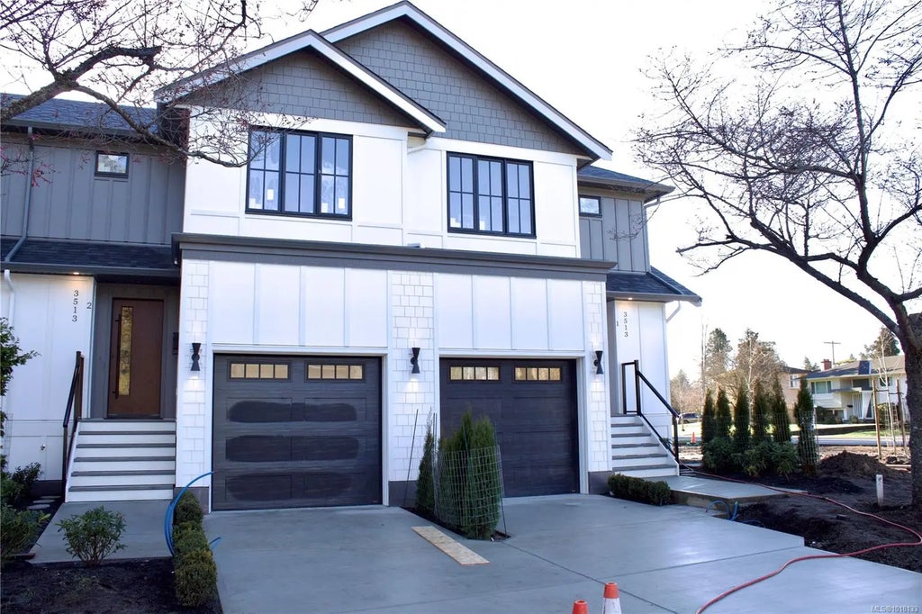 3513 Henderson Rd 1, Oak Bay