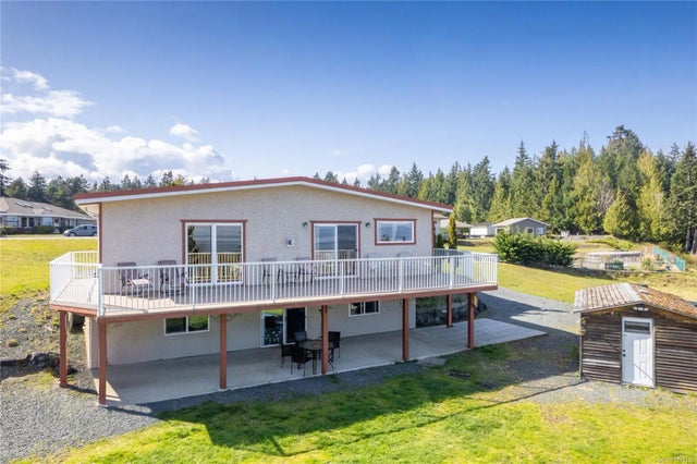 1 of 46 - 3021 Raymur Pl, Qualicum Beach, BC