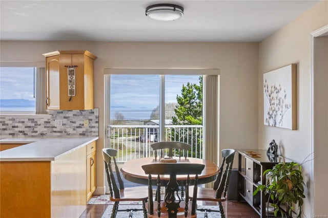 3 of 46 - 3021 Raymur Pl, Qualicum Beach, BC