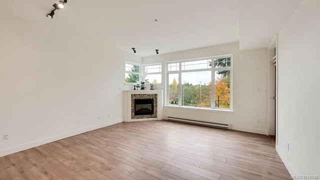 2 of 48 - 1115 Craigflower Rd 309d, Esquimalt, BC