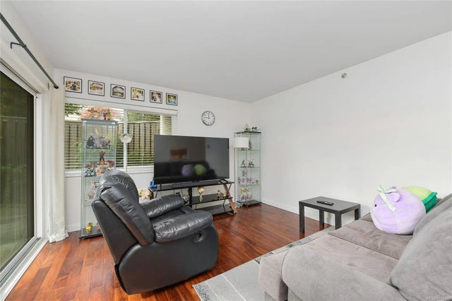 2 of 29 - 2757 Quadra St 109, Victoria, BC