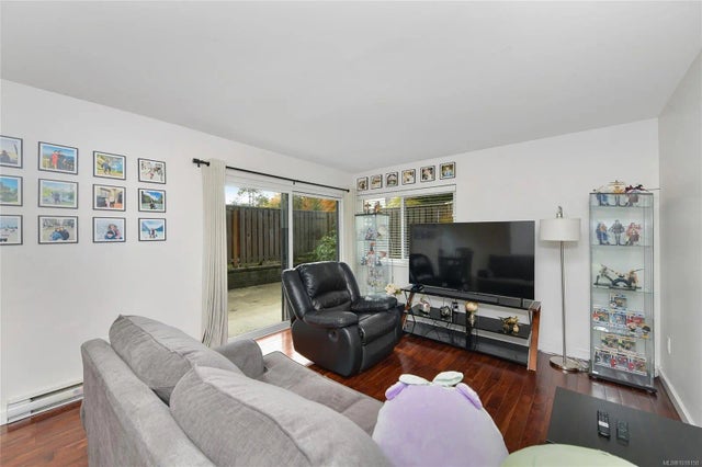 4 of 29 - 2757 Quadra St 109, Victoria, BC