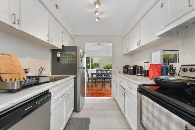 5 of 29 - 2757 Quadra St 109, Victoria, BC