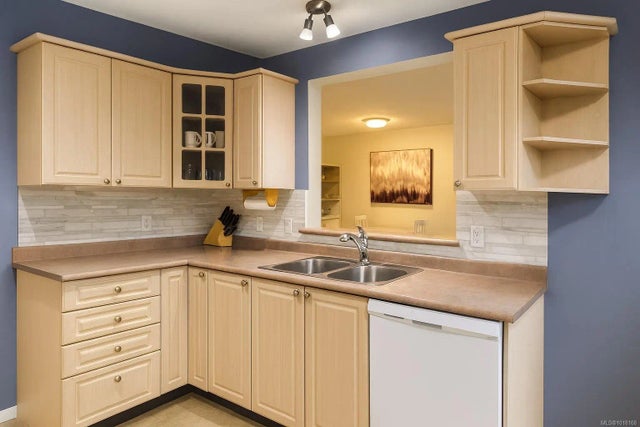 3 of 20 - 1240 Verdier Ave 204, Central Saanich, BC