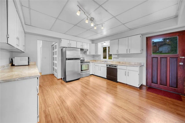 5 of 34 - 3543 7th Ave, Port Alberni, BC