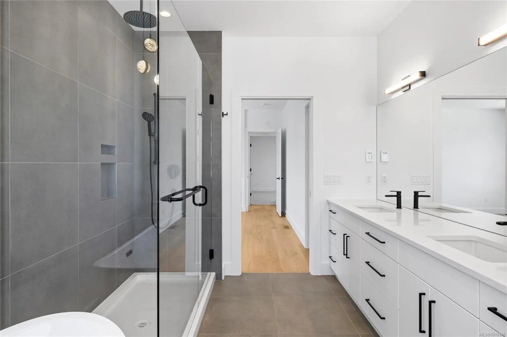 122 Bray Rd, Nanaimo