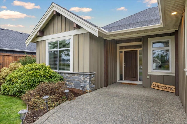 2 of 49 - 504 Ridgefield Dr, Parksville, BC