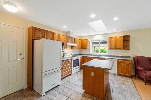 2 of 48 - 515 Seaward Way, Qualicum Beach, BC