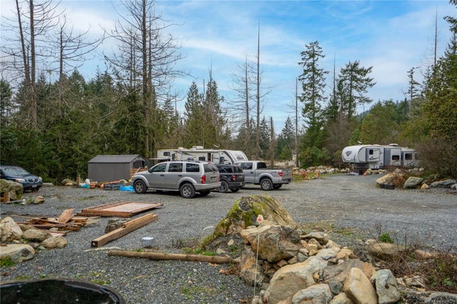 4 of 10 - 687-689 Shawnigan Lake Rd, Shawnigan Lake, BC