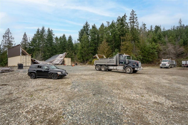 5 of 10 - 687-689 Shawnigan Lake Rd, Shawnigan Lake, BC
