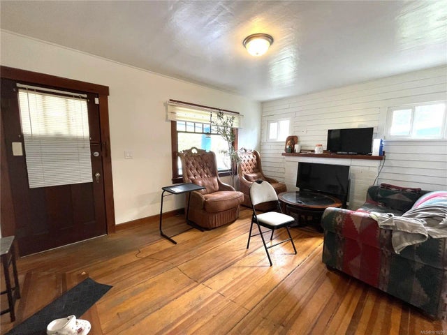 4 of 29 - 4438 Adelaide St, Port Alberni, BC