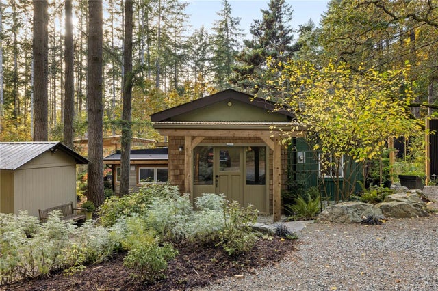 1 of 98 - 3920 Yellow Point Rd, Ladysmith, BC