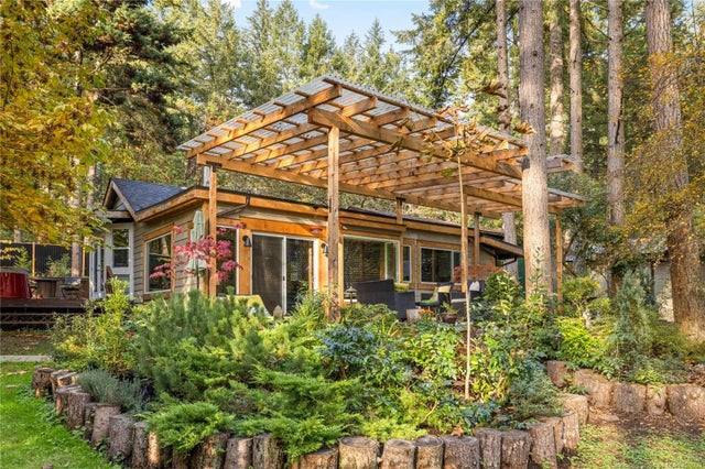 2 of 98 - 3920 Yellow Point Rd, Ladysmith, BC