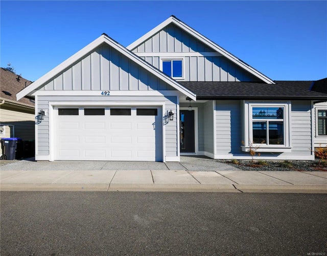 1 of 21 - 492 Hampstead St, Parksville, BC
