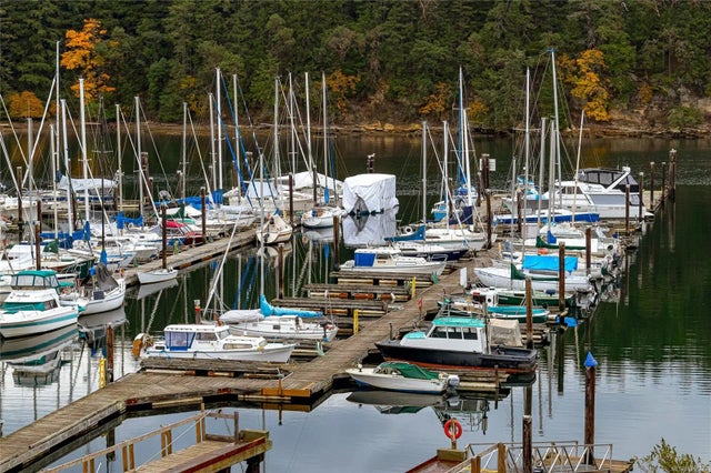 1 of 45 - 1250 Stewart Ave 401, Nanaimo, BC