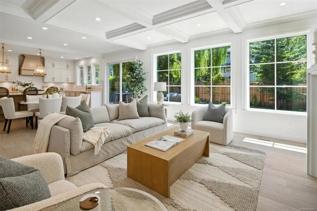 2 of 43 - 2377 Zela St, Oak Bay, BC