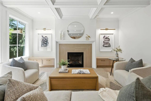 4 of 43 - 2377 Zela St, Oak Bay, BC