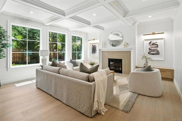 5 of 43 - 2377 Zela St, Oak Bay, BC