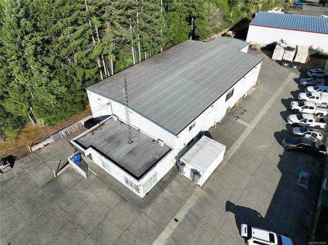1 of 9 - 6833 Metro Rd, Lantzville, BC