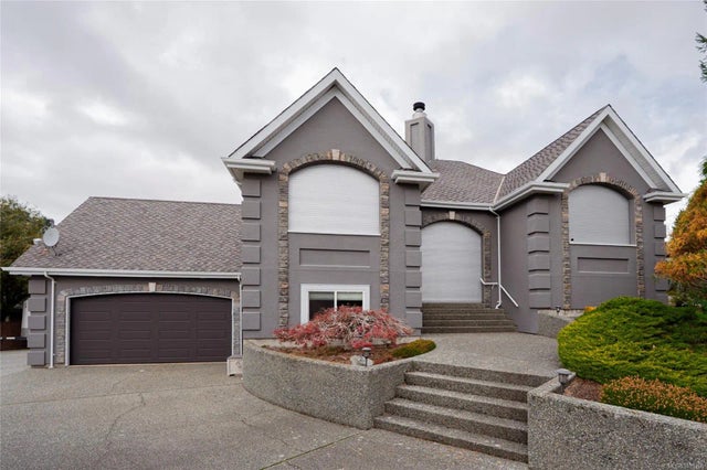 4 of 52 - 301 Mount Royal Pl, Nanaimo, BC