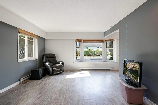 5 of 33 - 1110 Urquhart Ave, Courtenay, BC