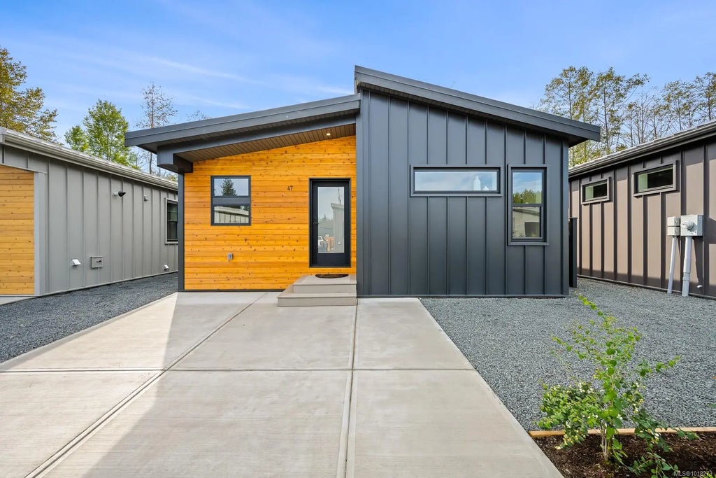 3025 Royston Rd 47, Cumberland