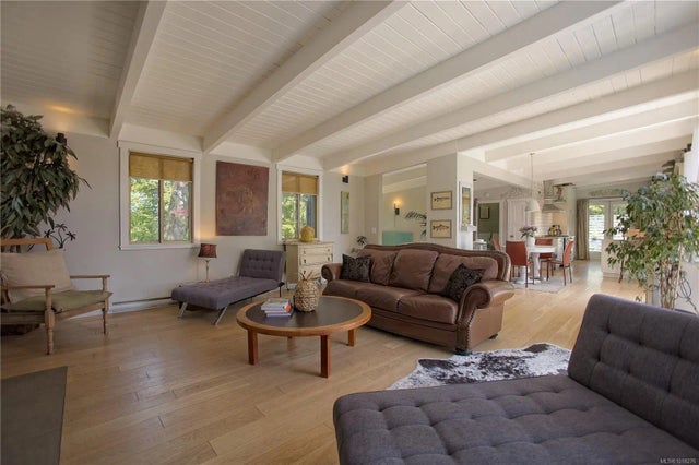 3 of 49 - 310 Woodland Dr, Salt Spring, BC