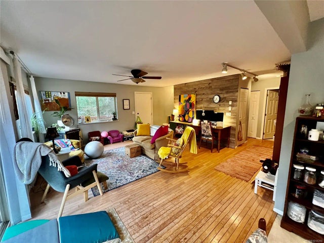 4 of 18 - 702 Charter Rd, Mayne Island, BC