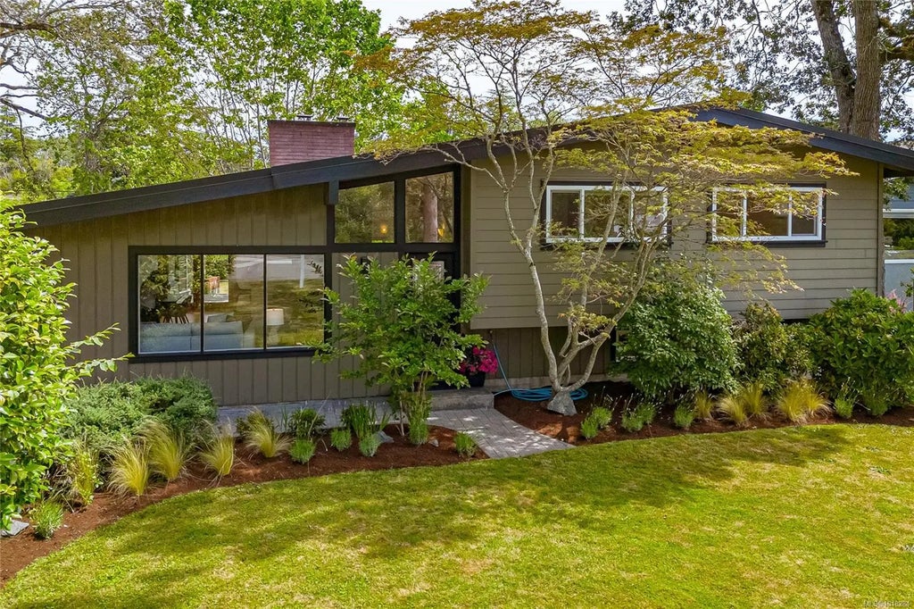 3515 Cardiff Pl, Oak Bay