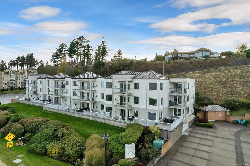 1350 Island Hwy S 304, Campbell River