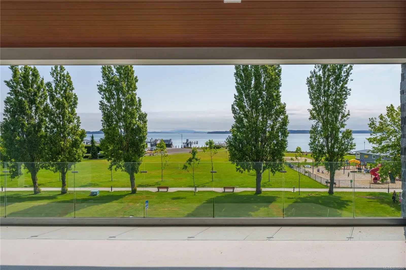 MLS #1018290 for Sale at 9570 Fifth St 302, in the city of Sidney, V8L 2W5