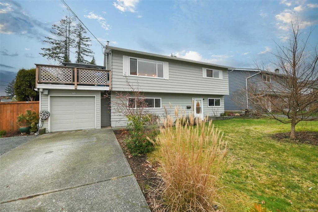 1710 Dingwall Rd, Courtenay