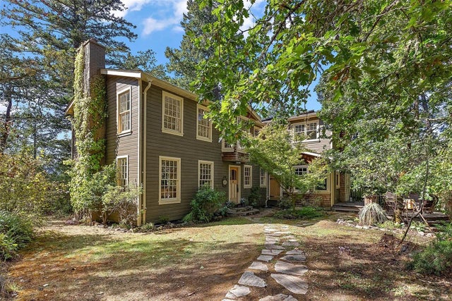 2 of 61 - 800 Bardsey Lane, Central Saanich, BC