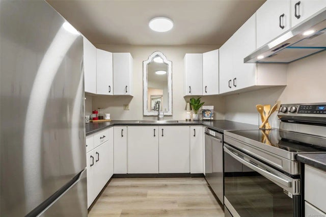 5 of 30 - 1121 Oscar St 402, Victoria, BC