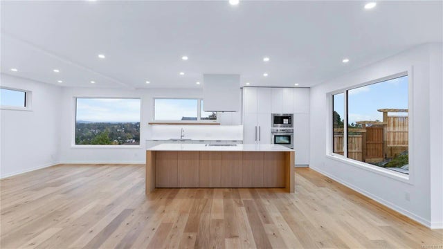 2 of 70 - 3700 Kootenay Pl, Saanich, BC