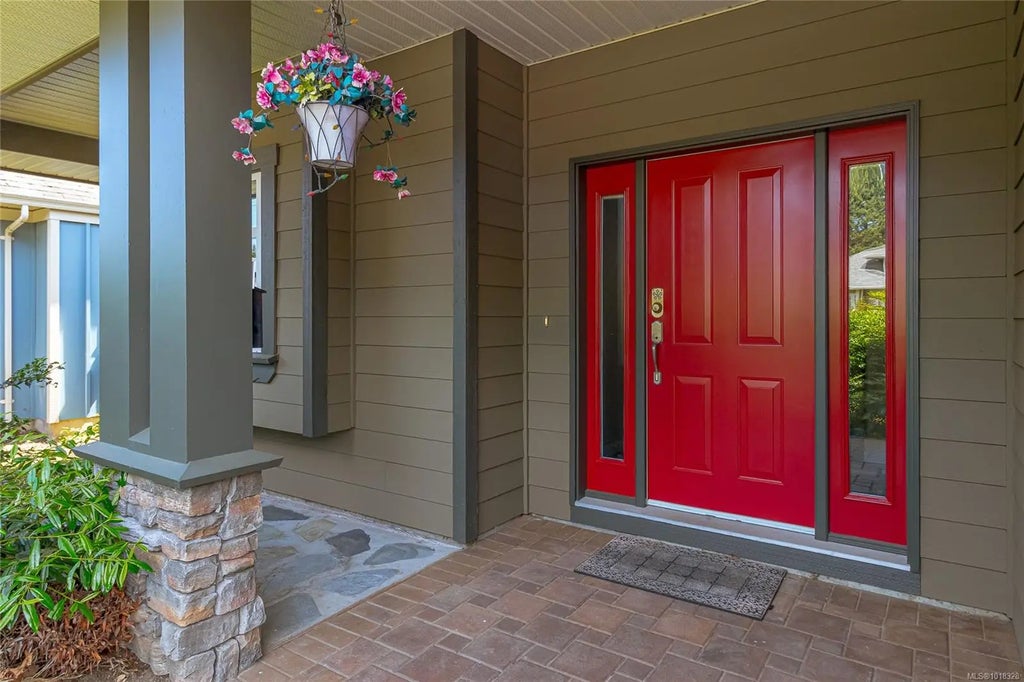 2211 Graduation Pl, Saanich