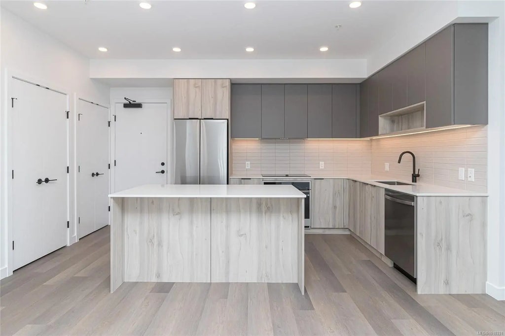 3564b Ryder Hesjedal Way 312, Colwood