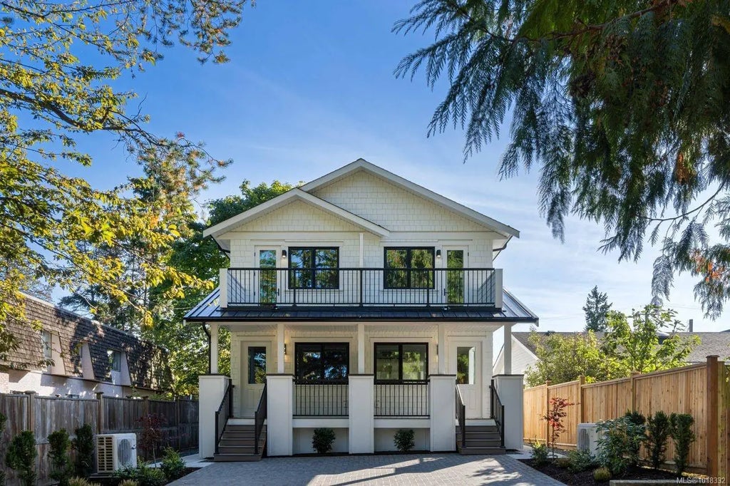 149 First Ave W, Qualicum Beach