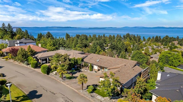 1 of 81 - 972 Seapearl Pl, Saanich, BC