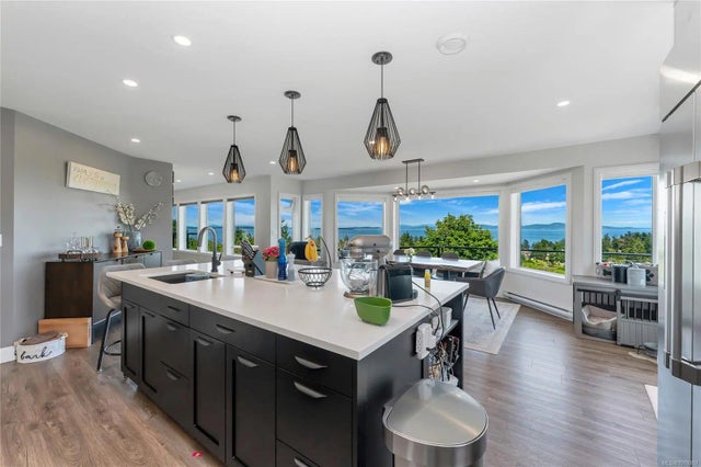 3 of 81 - 972 Seapearl Pl, Saanich, BC