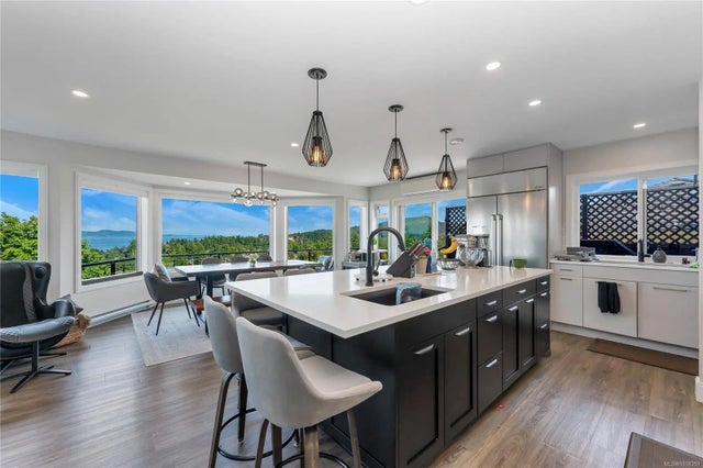 4 of 81 - 972 Seapearl Pl, Saanich, BC