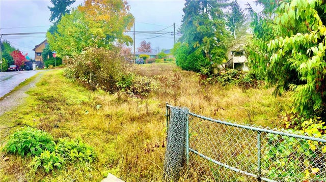 3 of 8 - 121 Strickland St Sw, Nanaimo, BC