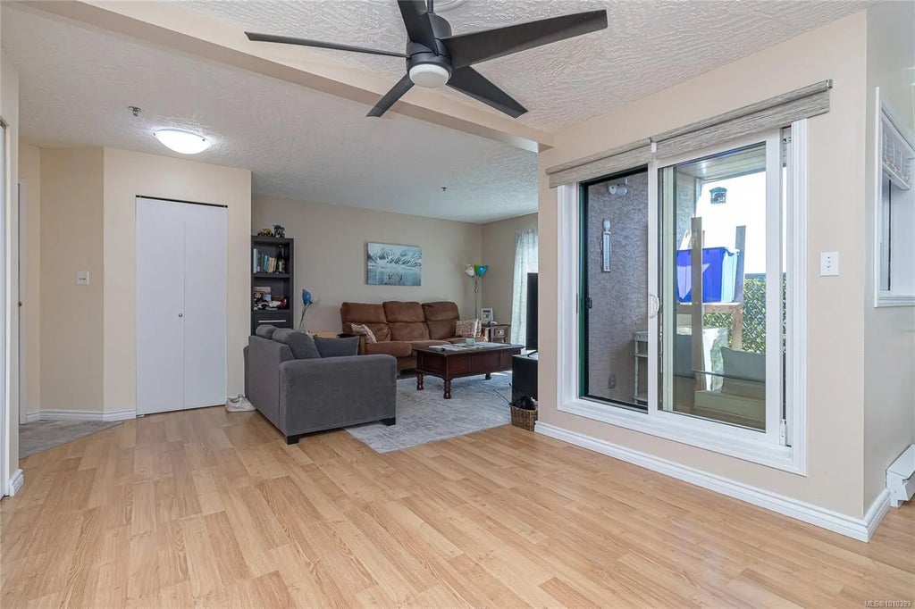 3460 Quadra St 312, Saanich